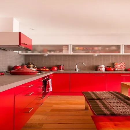 Colourful In Ternes Apartment *